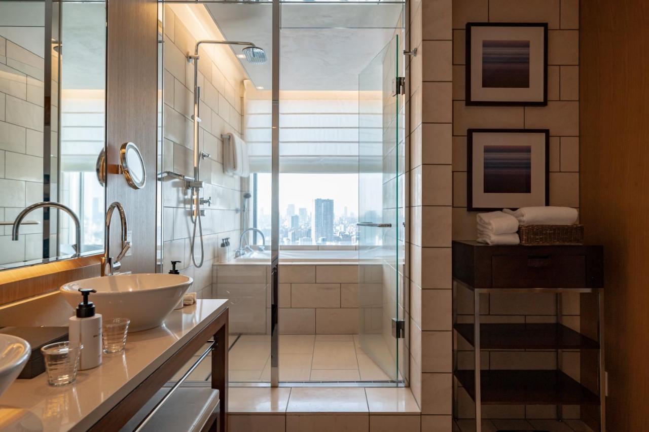 The Peak Suite Club Lounge Access